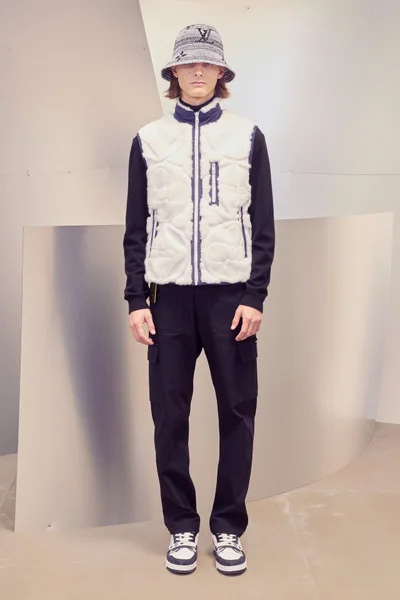 Look 17